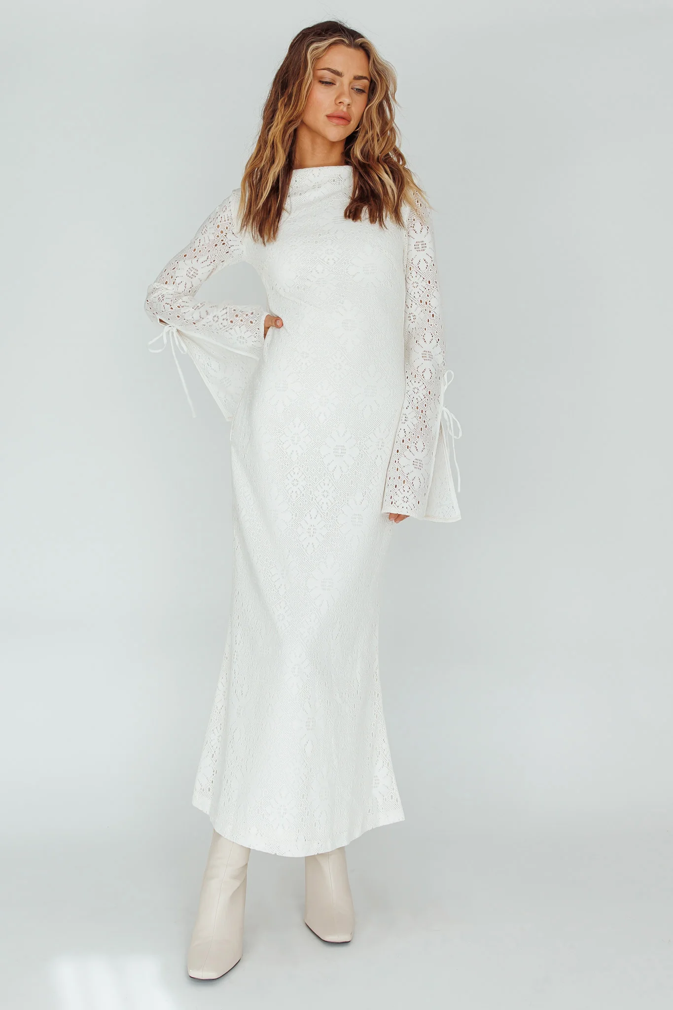 Kalia Long Sleeve Lace Midi Dress Cream