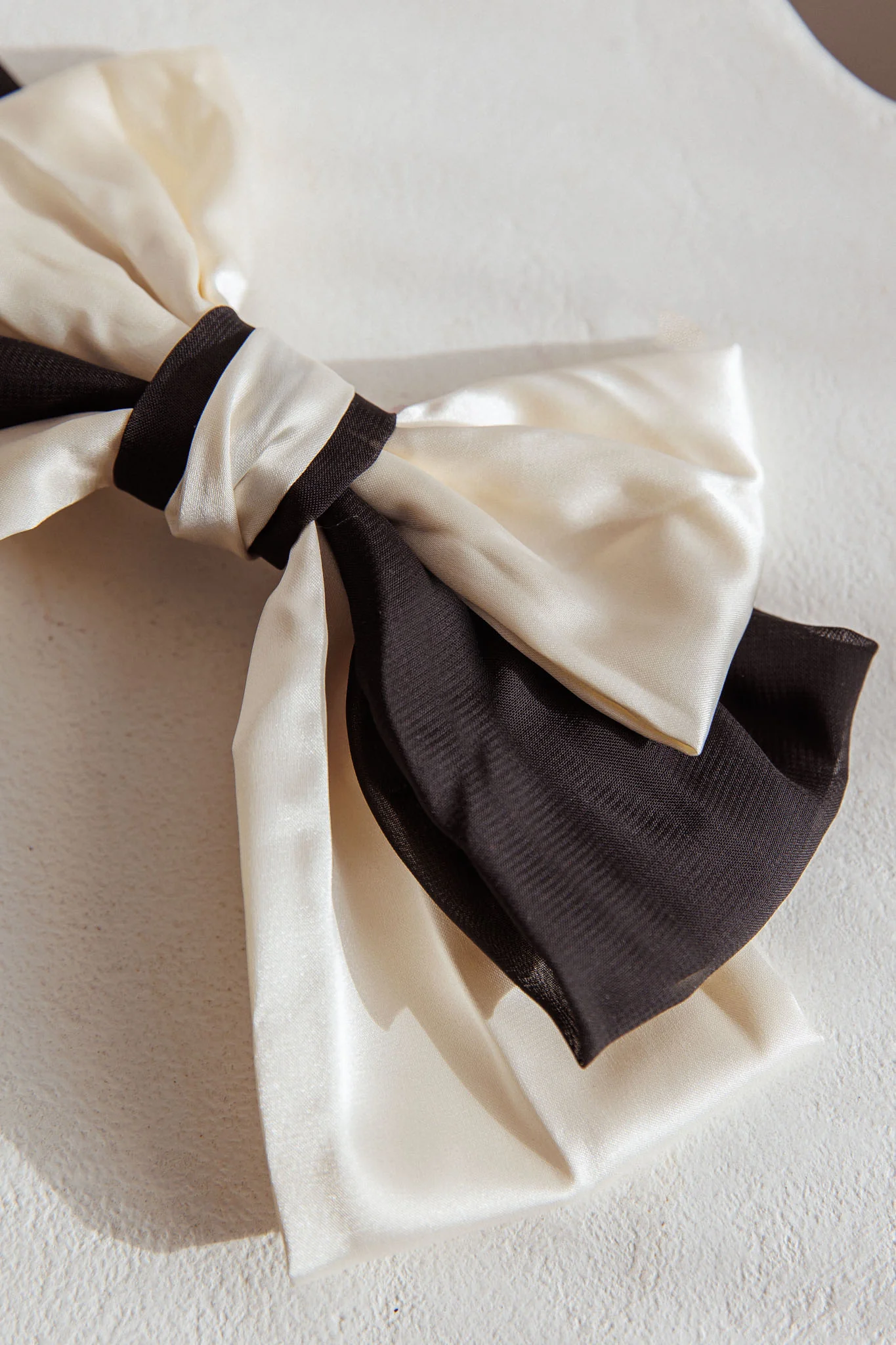 Chi Chi Bow Hairclip Black