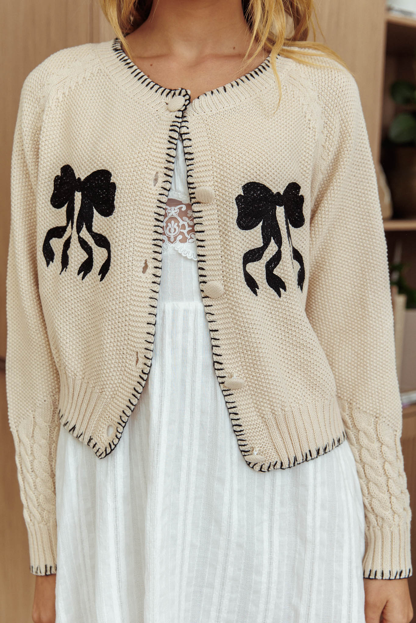 Early Snow Blanket Stitch Bow Cardigan Ecru