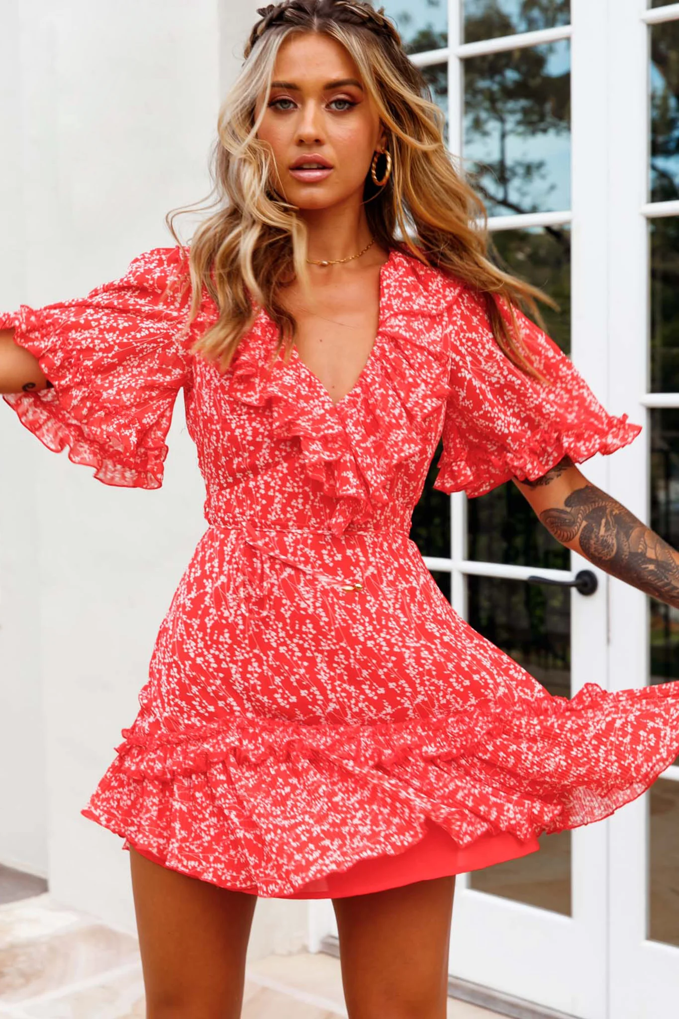 Las Palmas Frill Trim Keyhole Back Dress Floral Print Red.