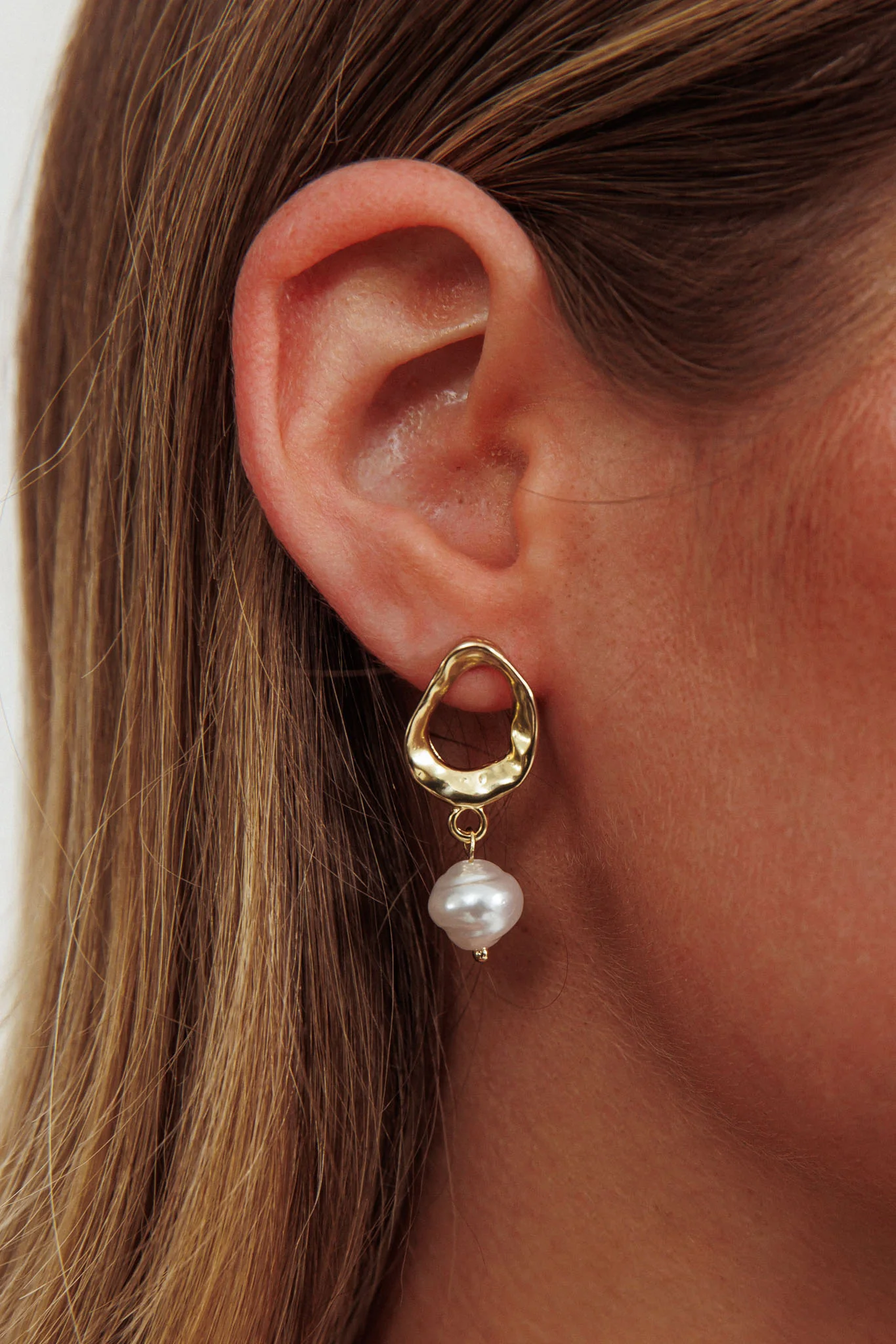 Honey Drop Pearl Earrings Gold