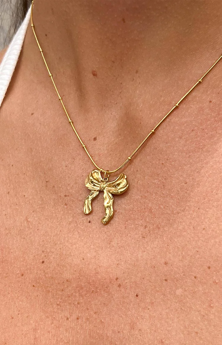 Leander Gold Bow Knot Pendant Necklace