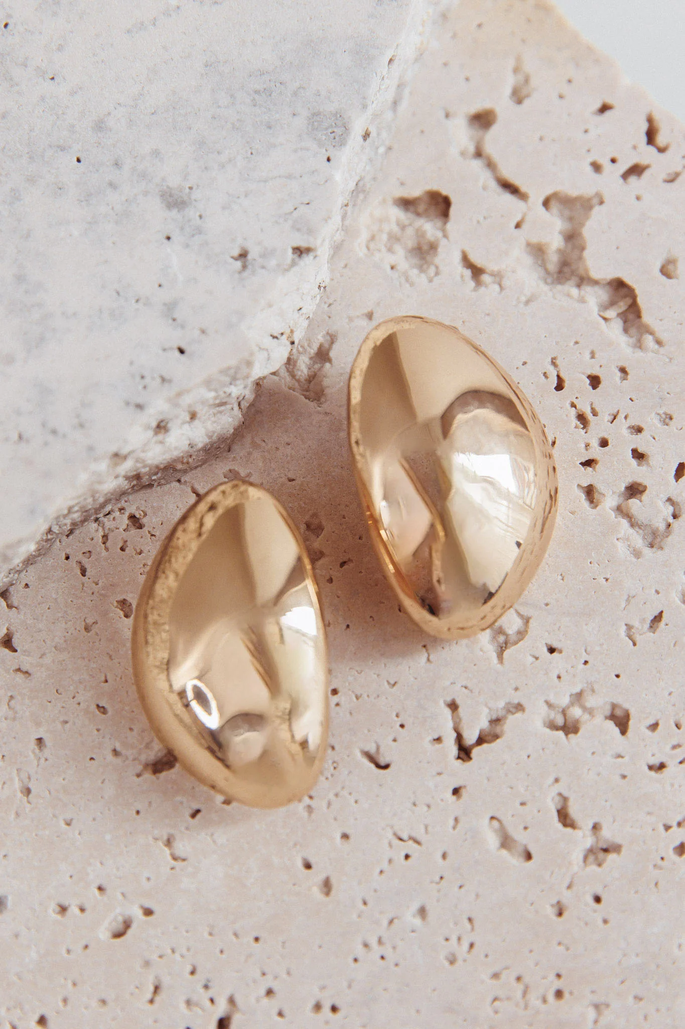 Sassie Irregular Pebble Earrings Gold