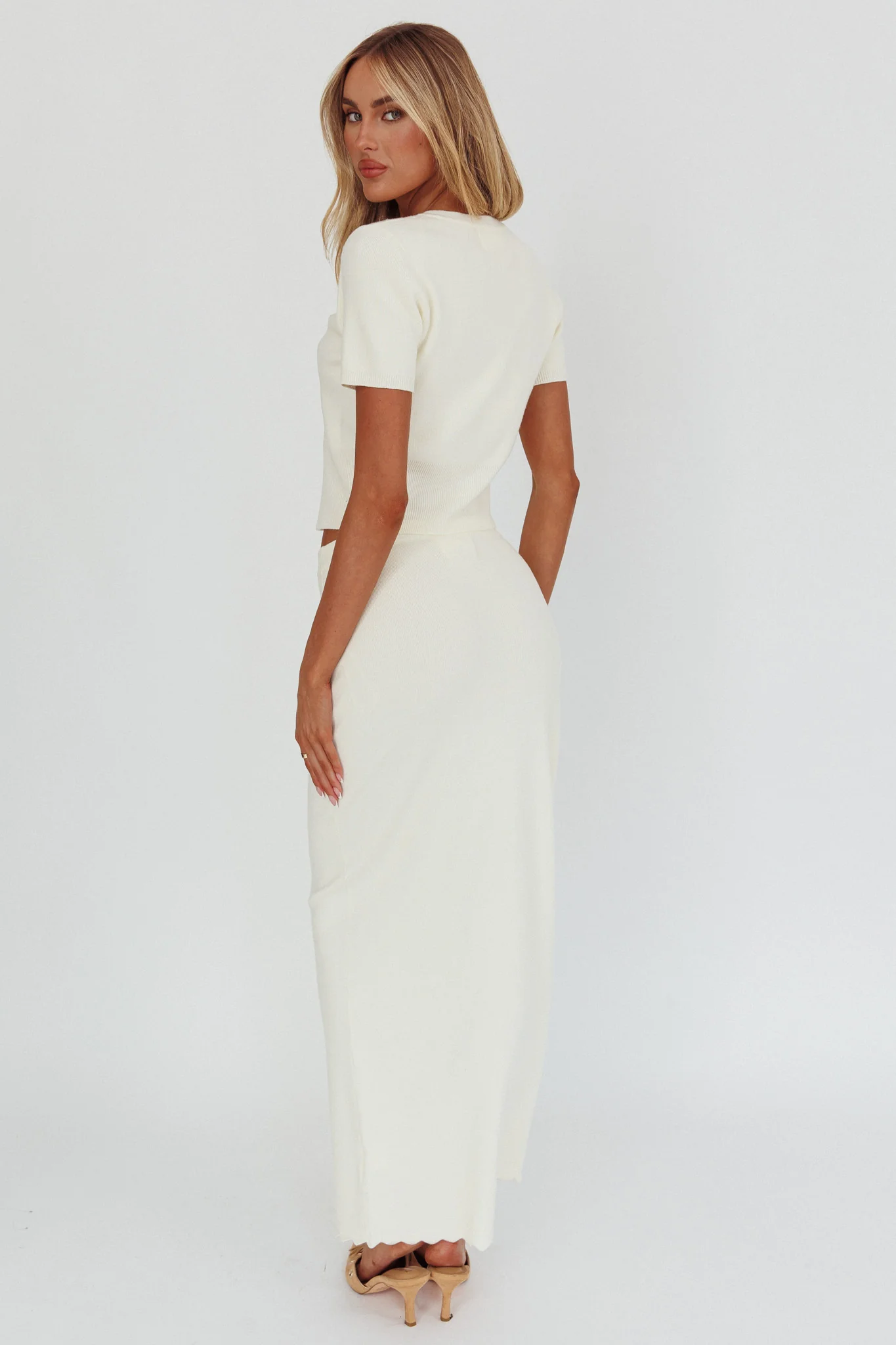 Don't Mind Scallop Edge Knit Skirt Cream