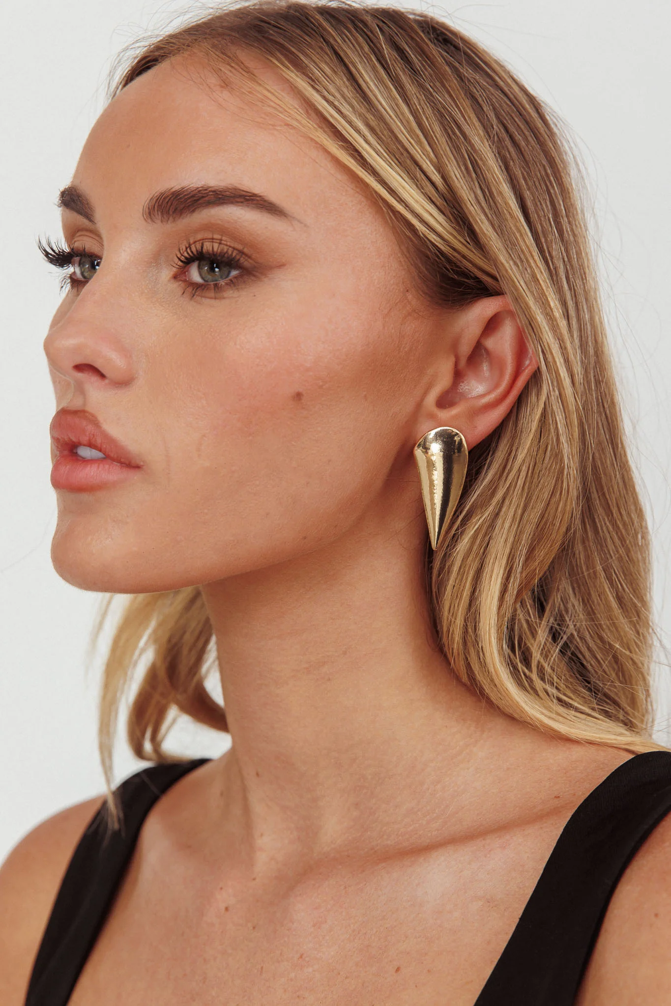 Peta Teardrop Earrings Gold