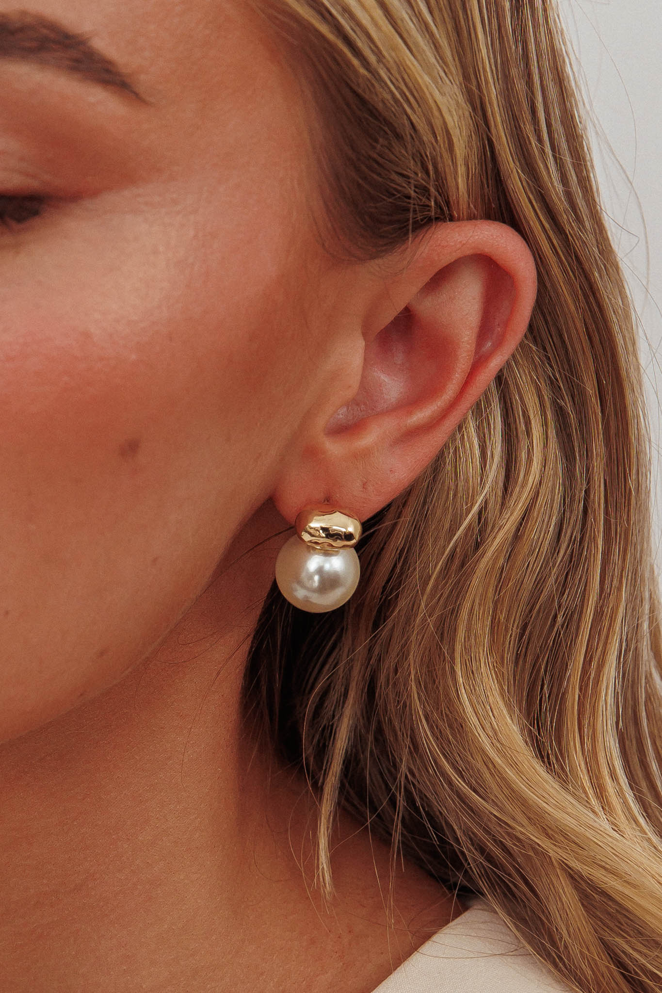 Lulu Pearl Accent Studs Gold/Pearl