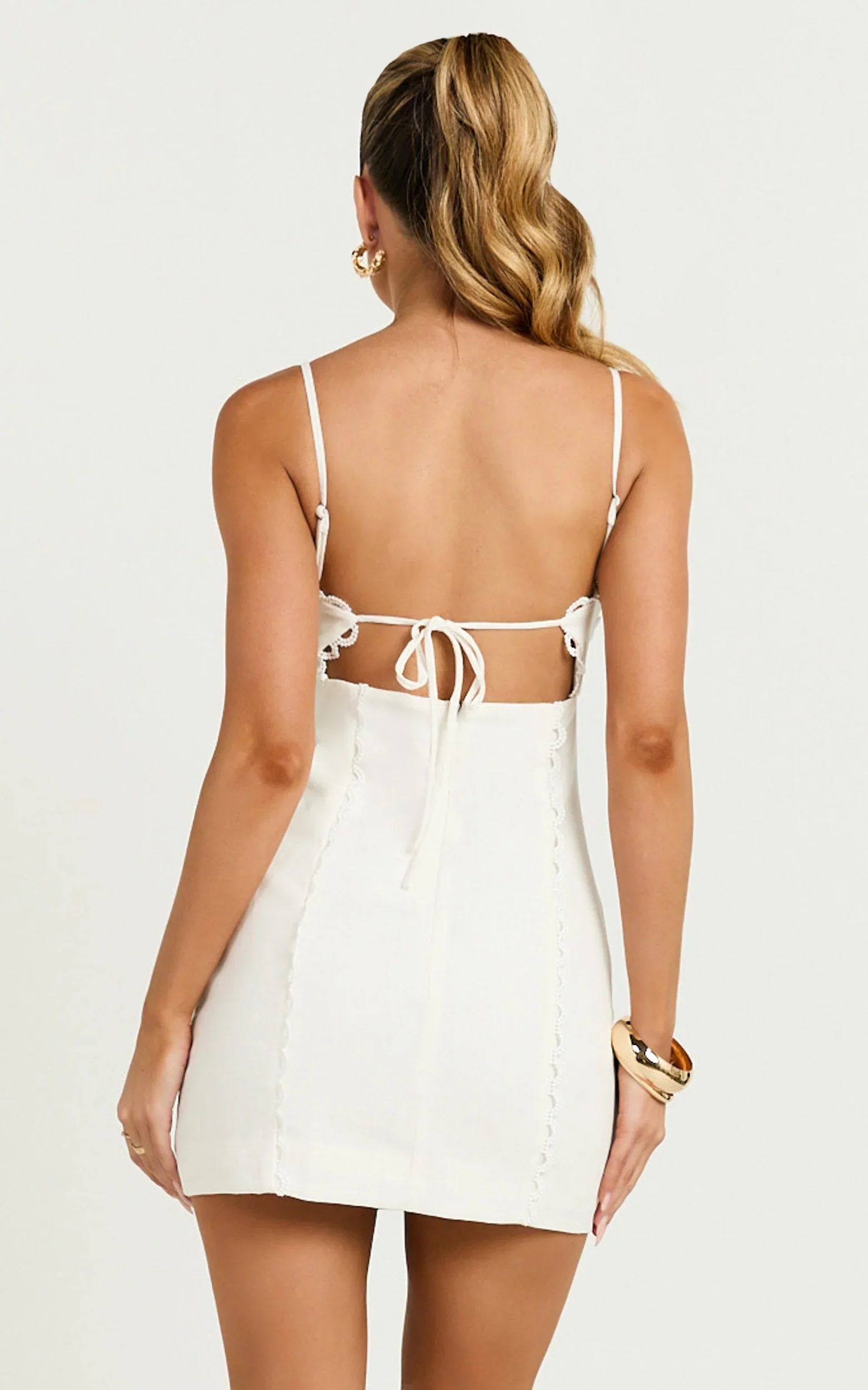 Gigi Mini Linen Blend Dress Sweetheart Tie Back Scallop Detail Dress in Off White