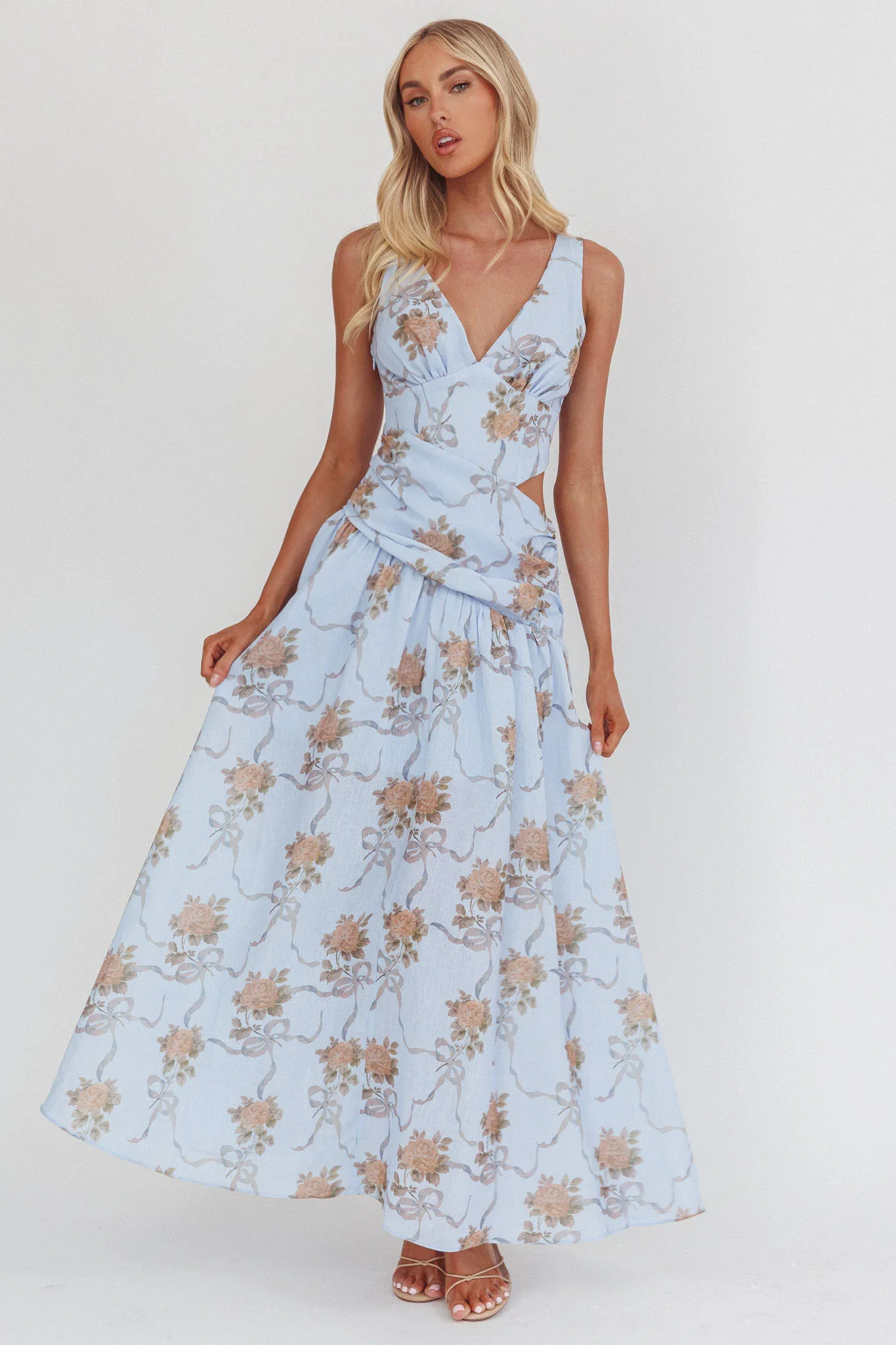 First Dates Waist Cut-Out Maxi Dress Floral Blue