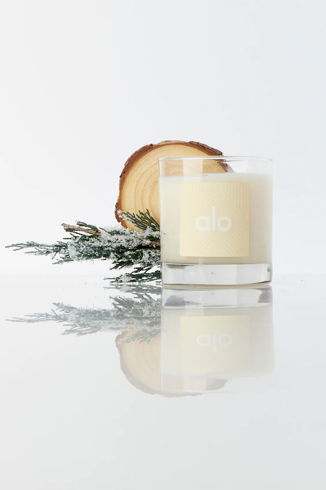 Alo Holiday Candle - 8 oz