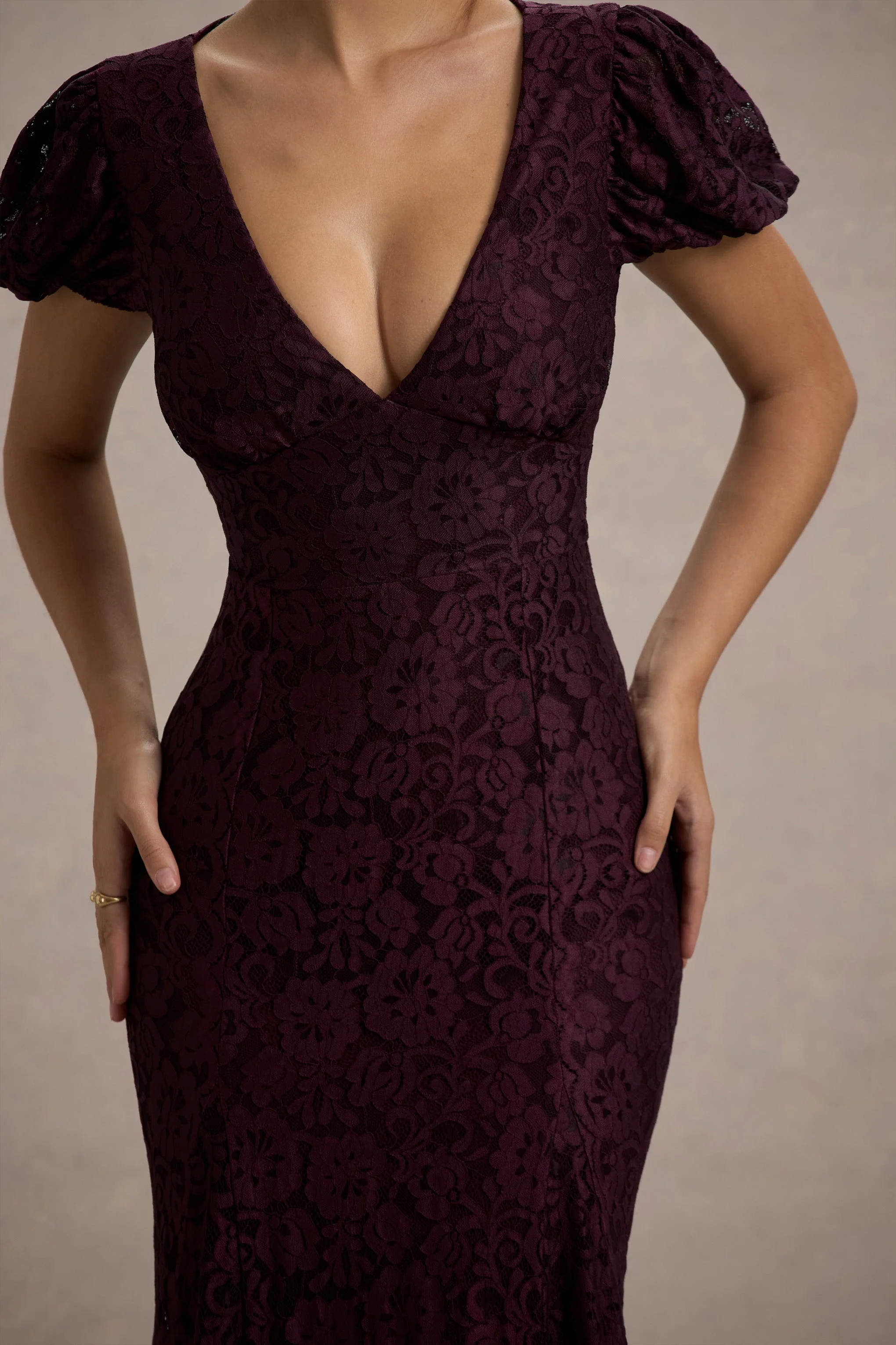 Elestria | Port Lace V-Neck Puff-Sleeve Maxi Dress