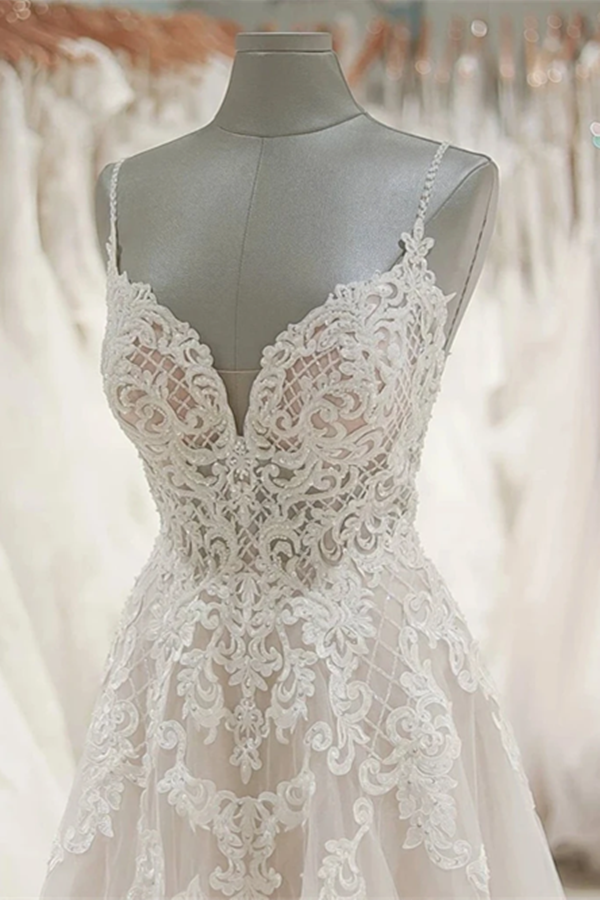 Stunning A line Spaghetti Straps Lace Appliques Backless Wedding Dress KPW0639