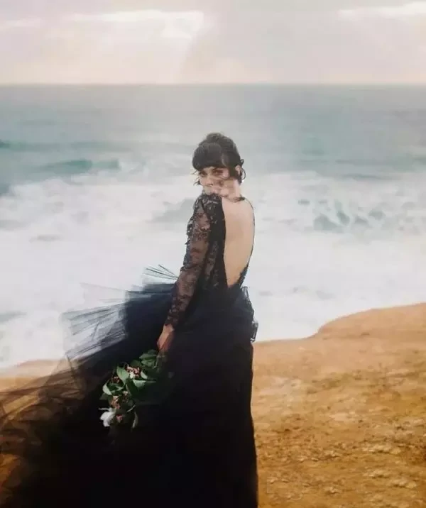 Chic V neck Black Wedding Dress Lace Open Back Long Sleeve Wedding Dresses Bridal Gowns KPW0700