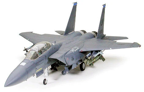 TAMIYA F-15E STRIKE EAGLE 
