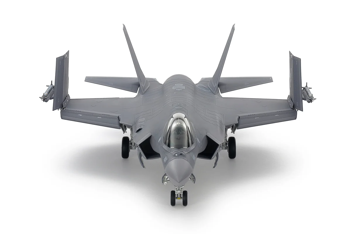 TAMIYA Lockheed F-35C Lightning II 1:48