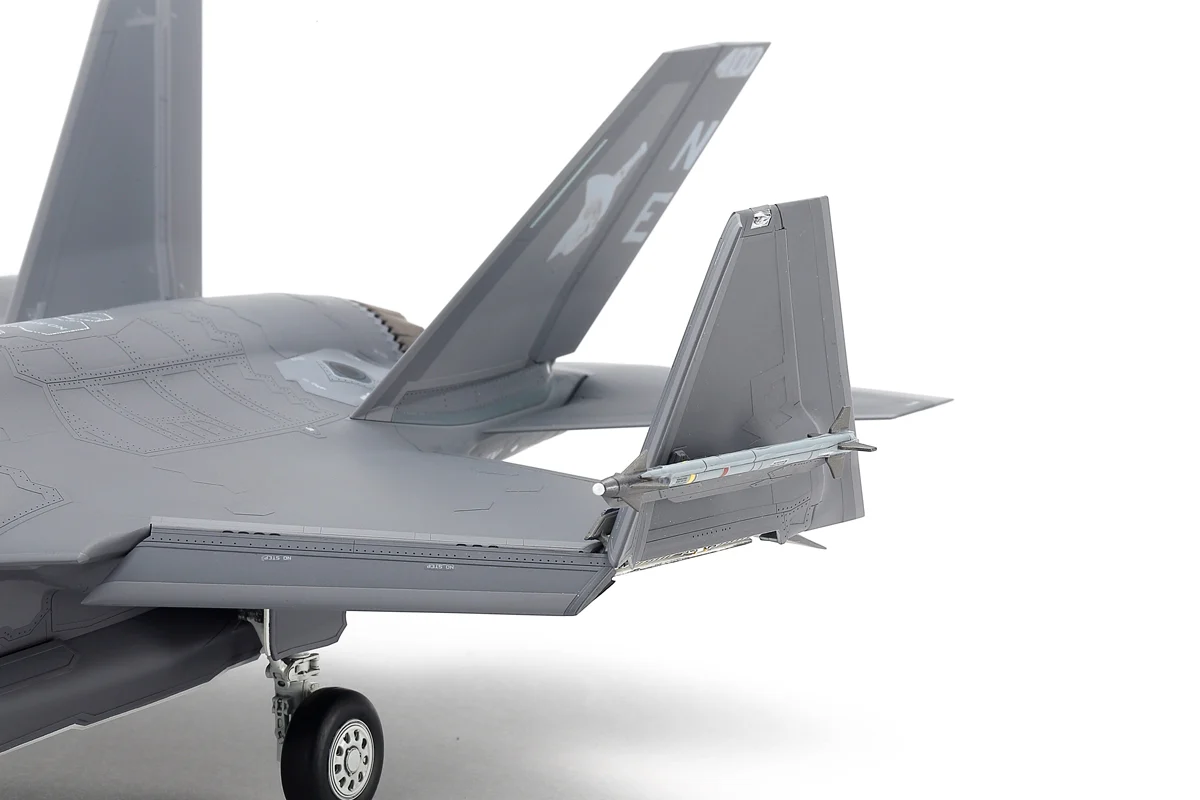TAMIYA Lockheed F-35C Lightning II 1:48
