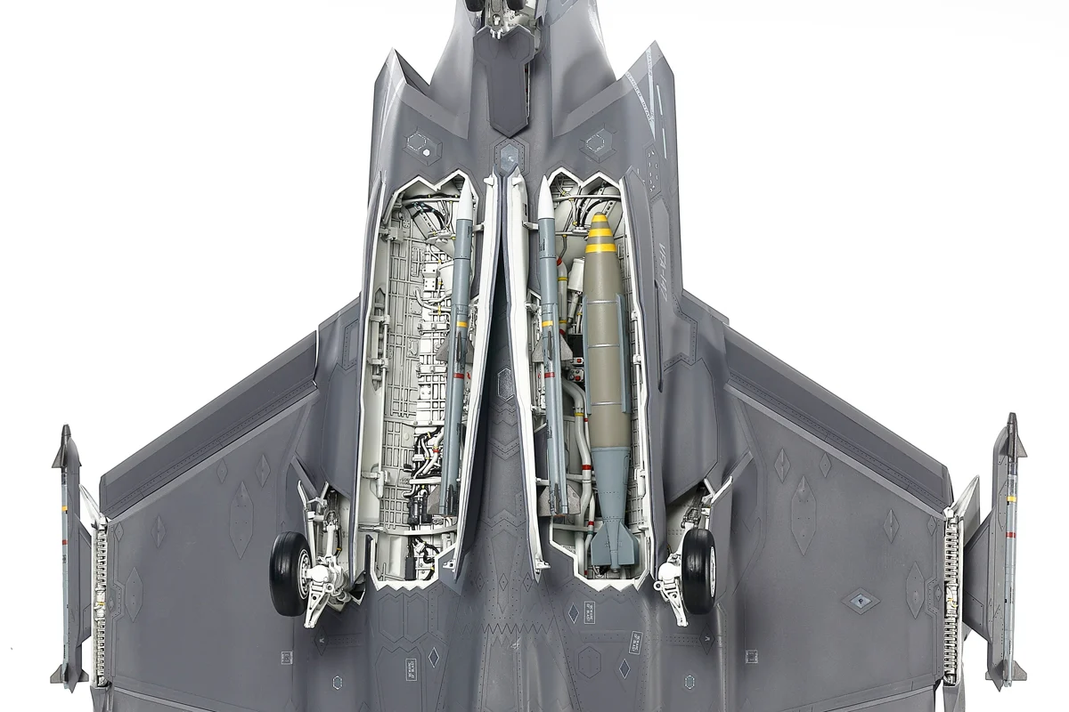 TAMIYA Lockheed F-35C Lightning II 1:48