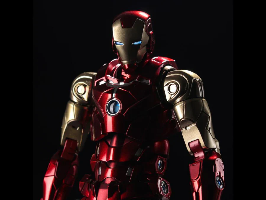 Marvel Fighting Armor Iron Man Figure