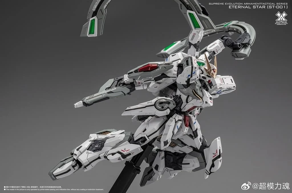 Eternal Star Glory 1/100 Model Kit