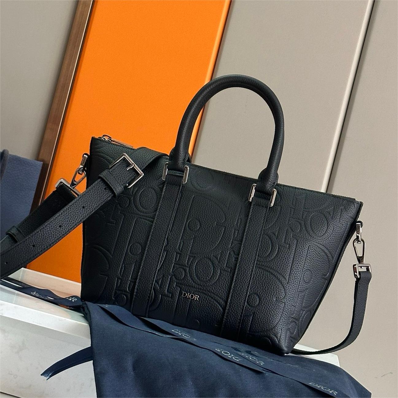 Dior-Gravity-31cm