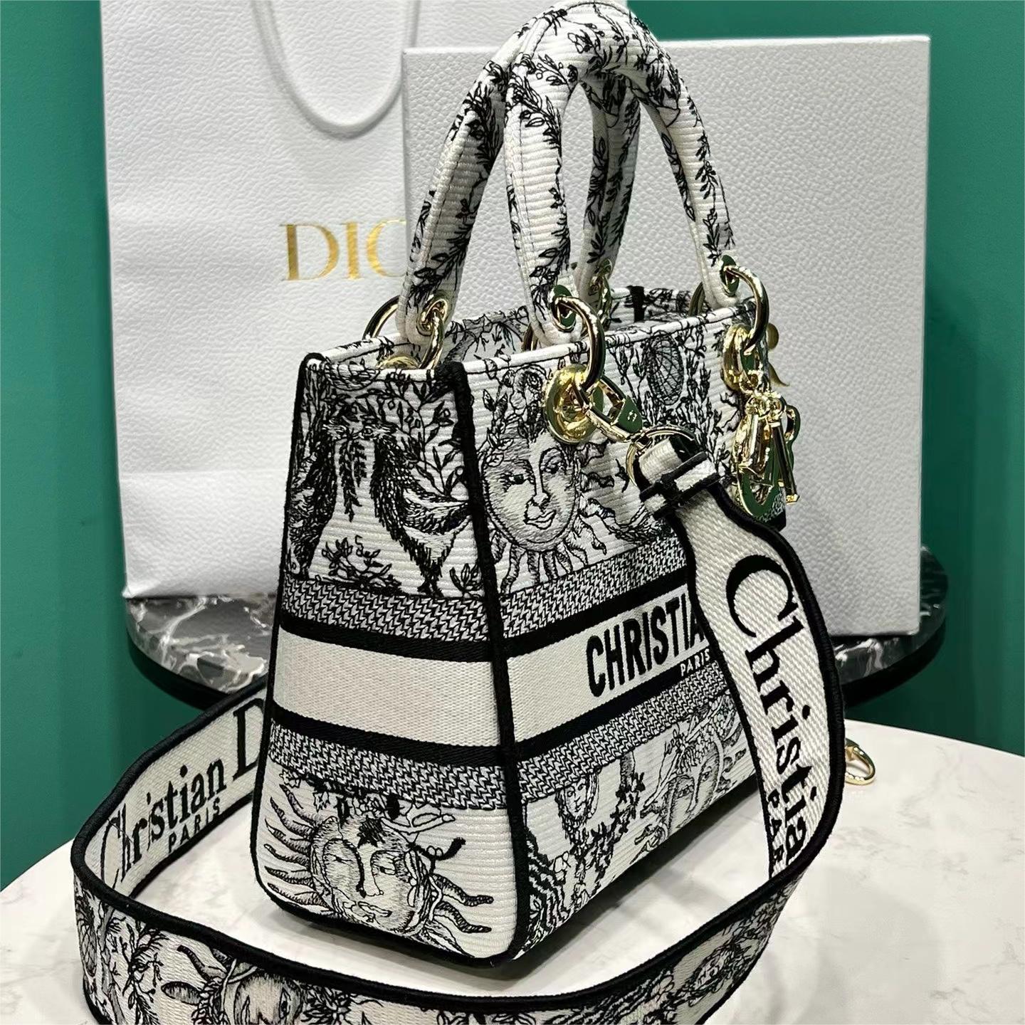 Dior-Book tote-24cm