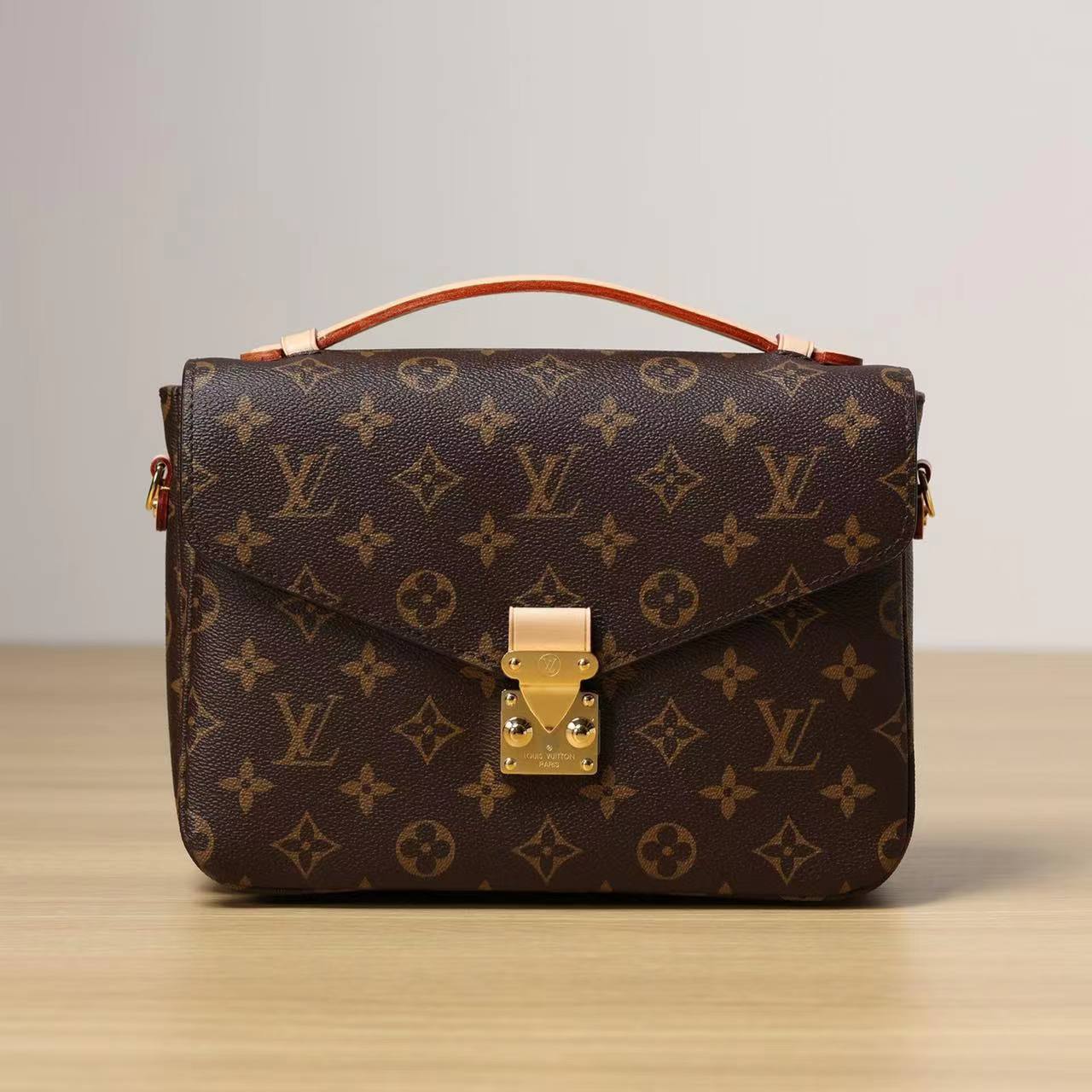 Lv-Pochette Métis -25cm