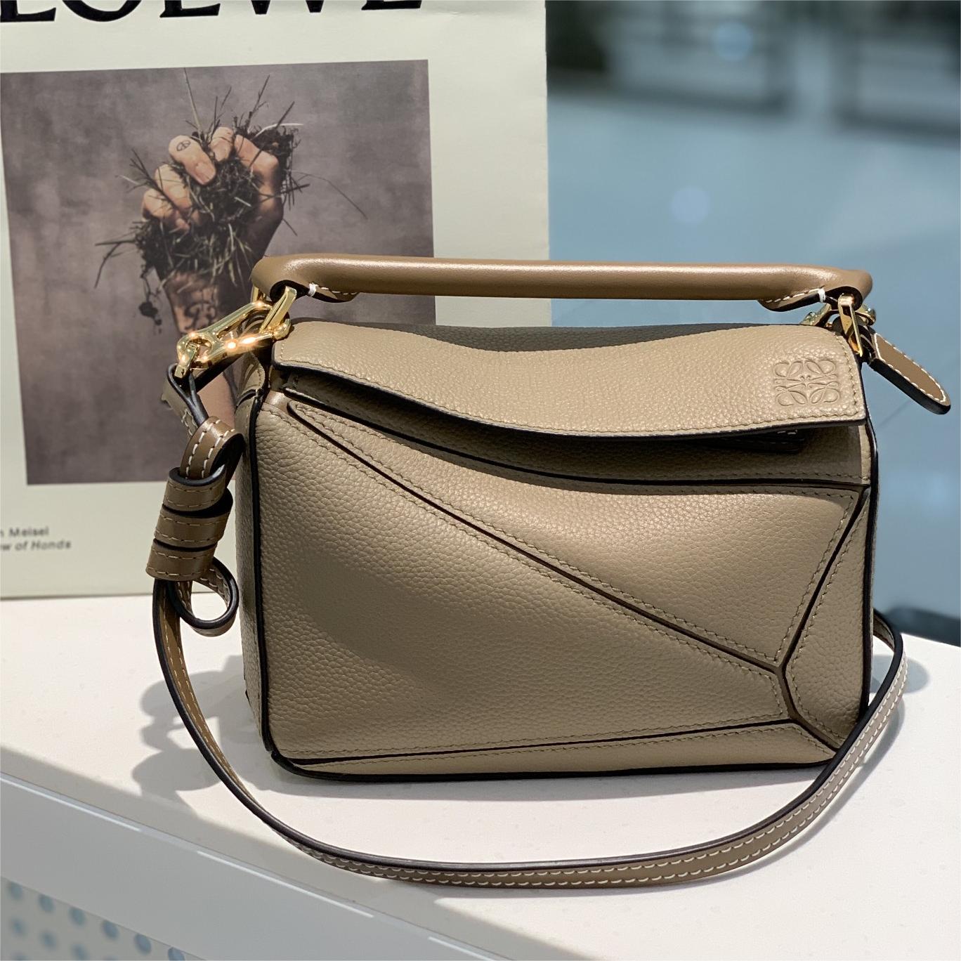 Loewe-Puzzle-18cm