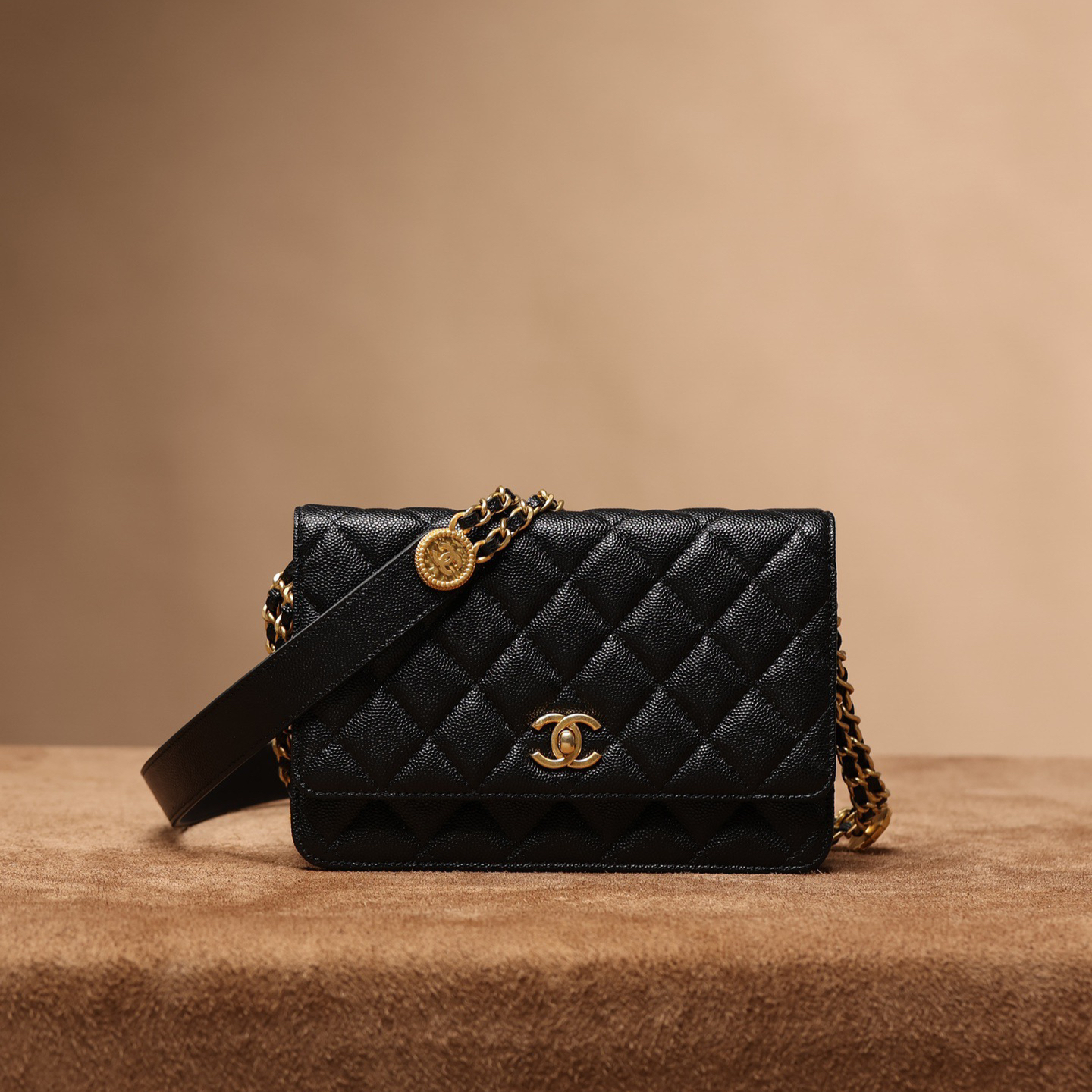 Chanel -22A Gold Bag-19cm