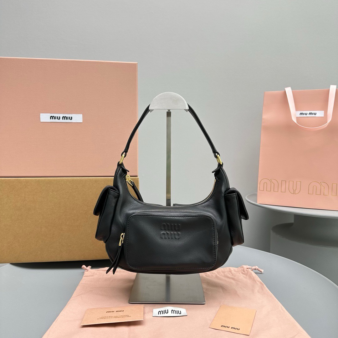 MiuMiu-pokect-21cm