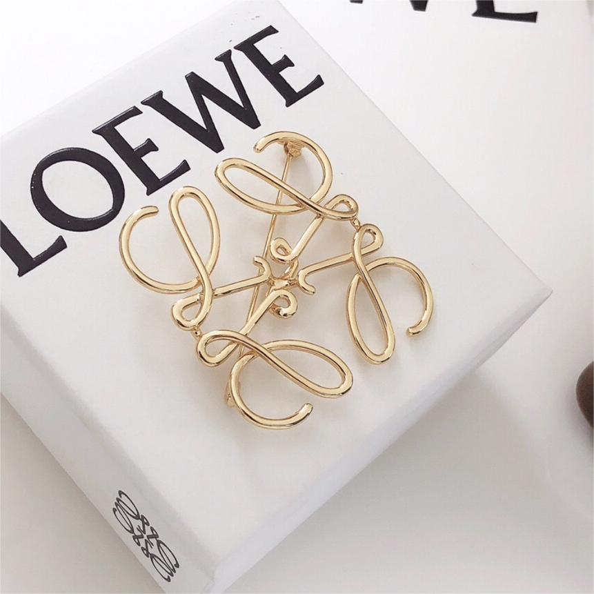 Loewe-Brooch