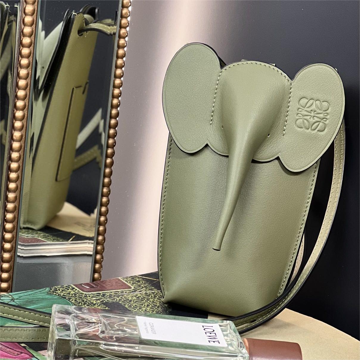 Loewe-Elephant cell phone bag-19cm