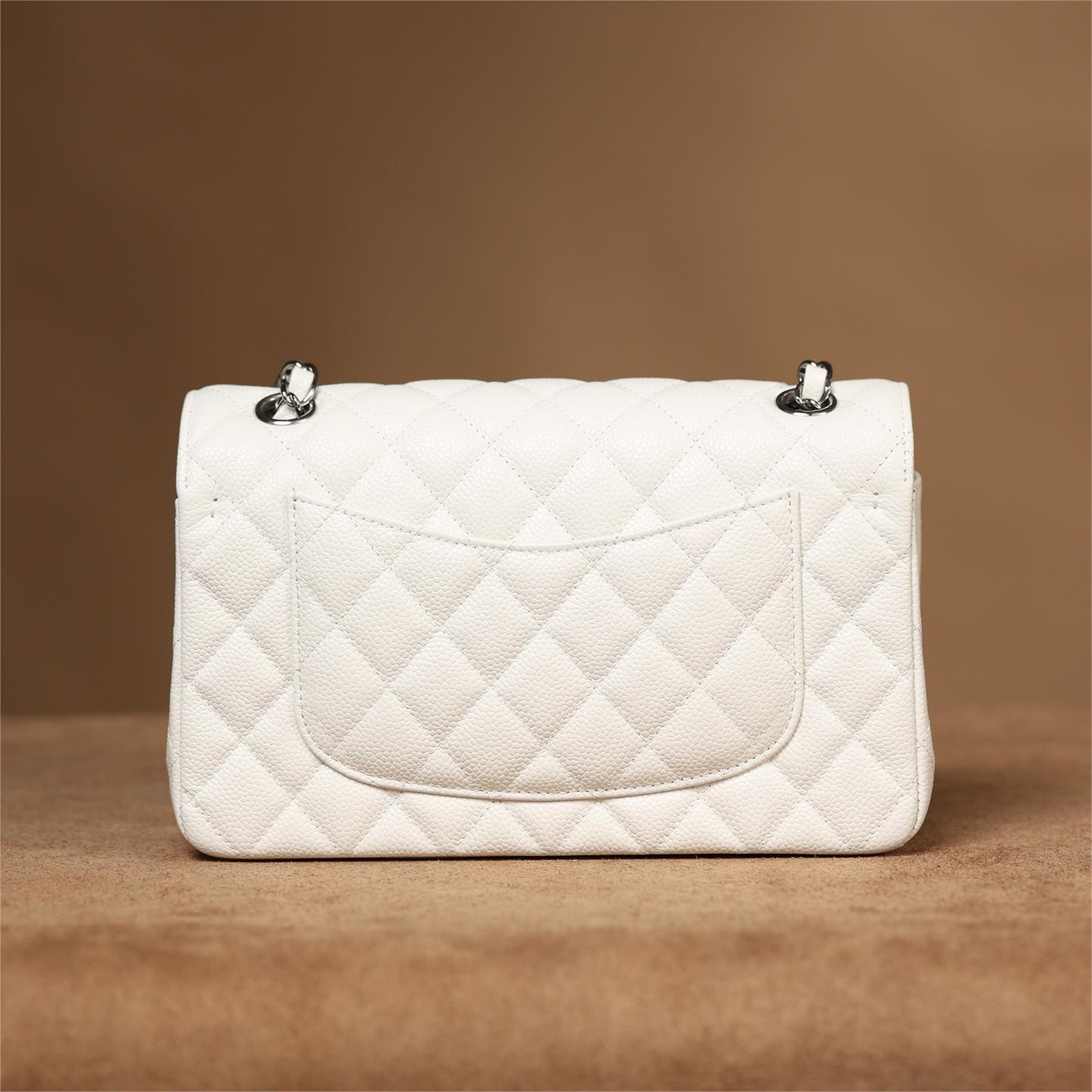 Chanel -Classic Flap -23cm