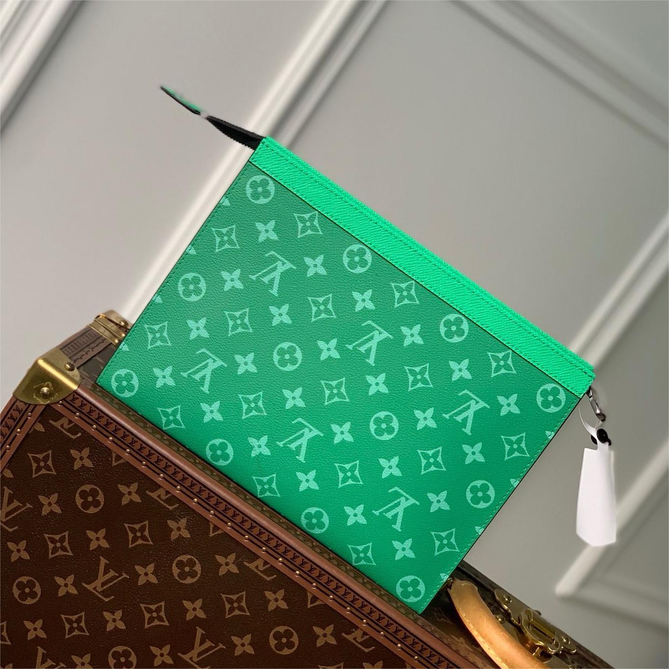 Lv-Pochette Voyage-26cm