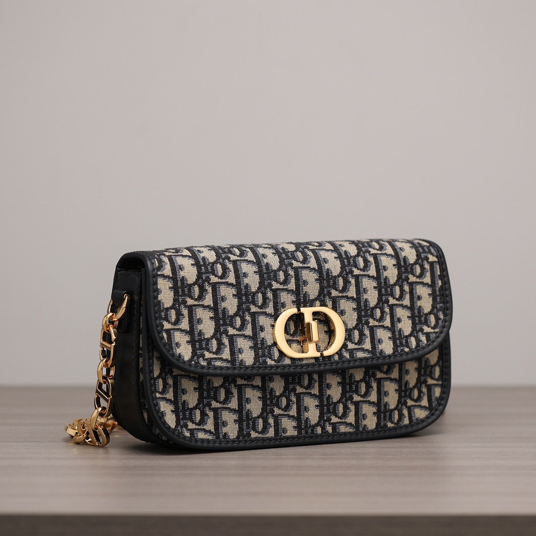 Dior-30Montaigne-22.5cm
