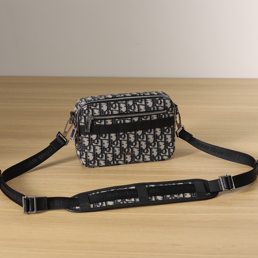 Dior-Safari-22cm