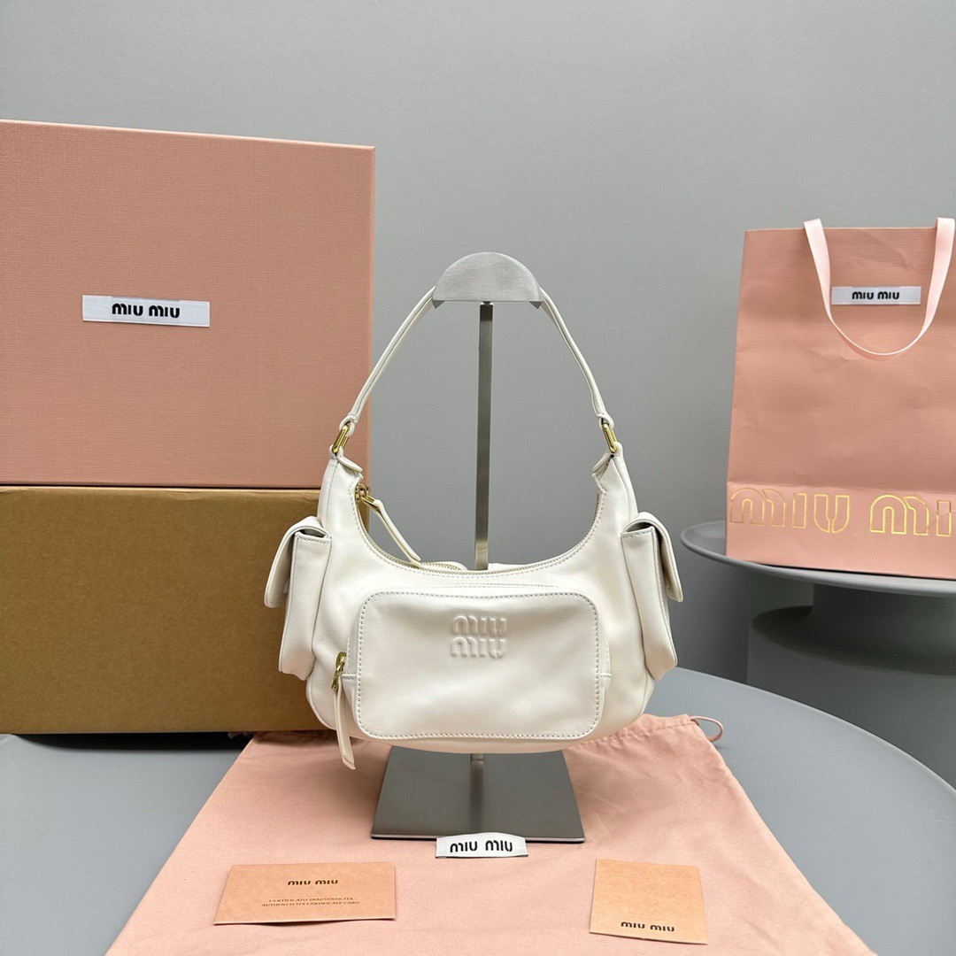 MiuMiu-pokect-21cm