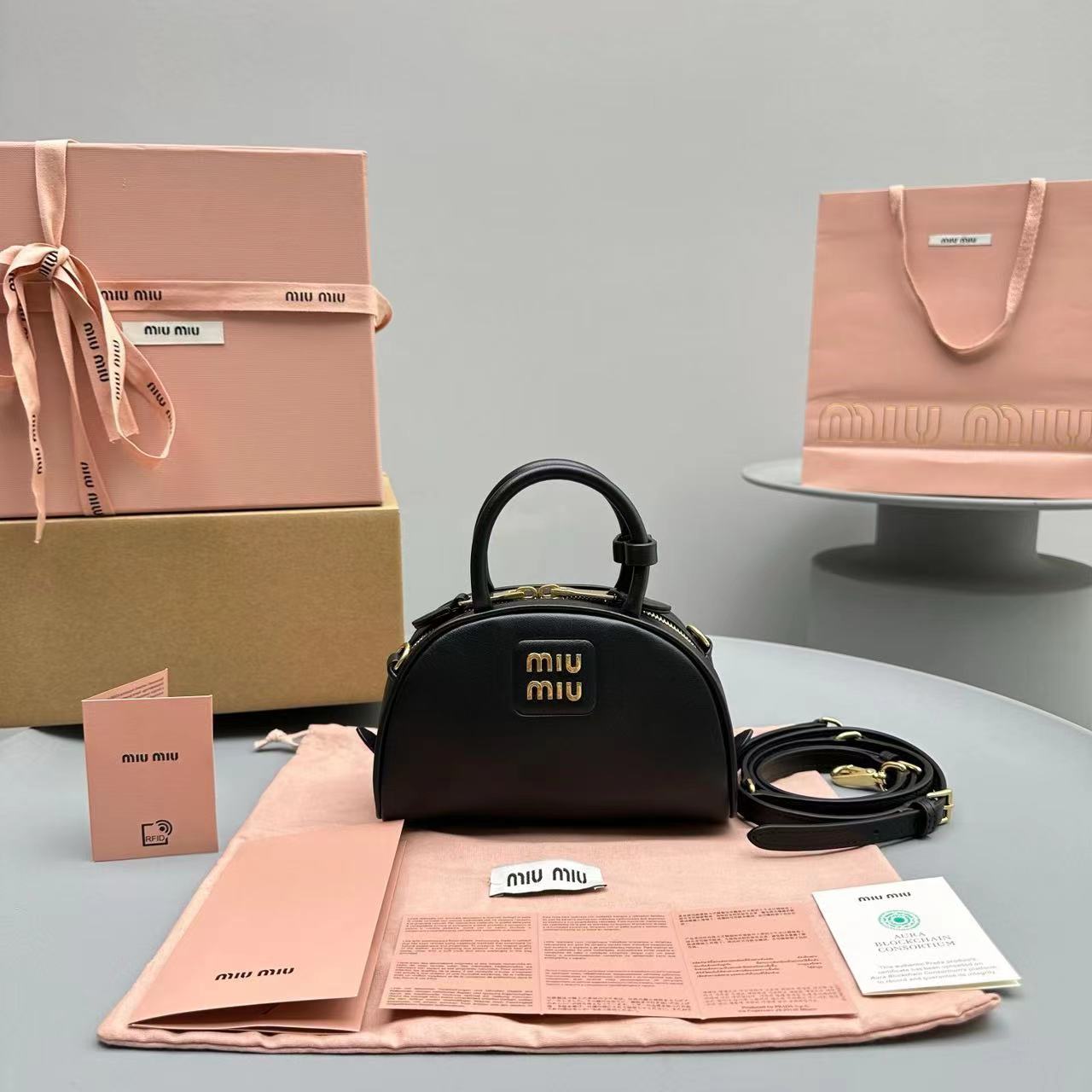 Miumiu-shell-18cm