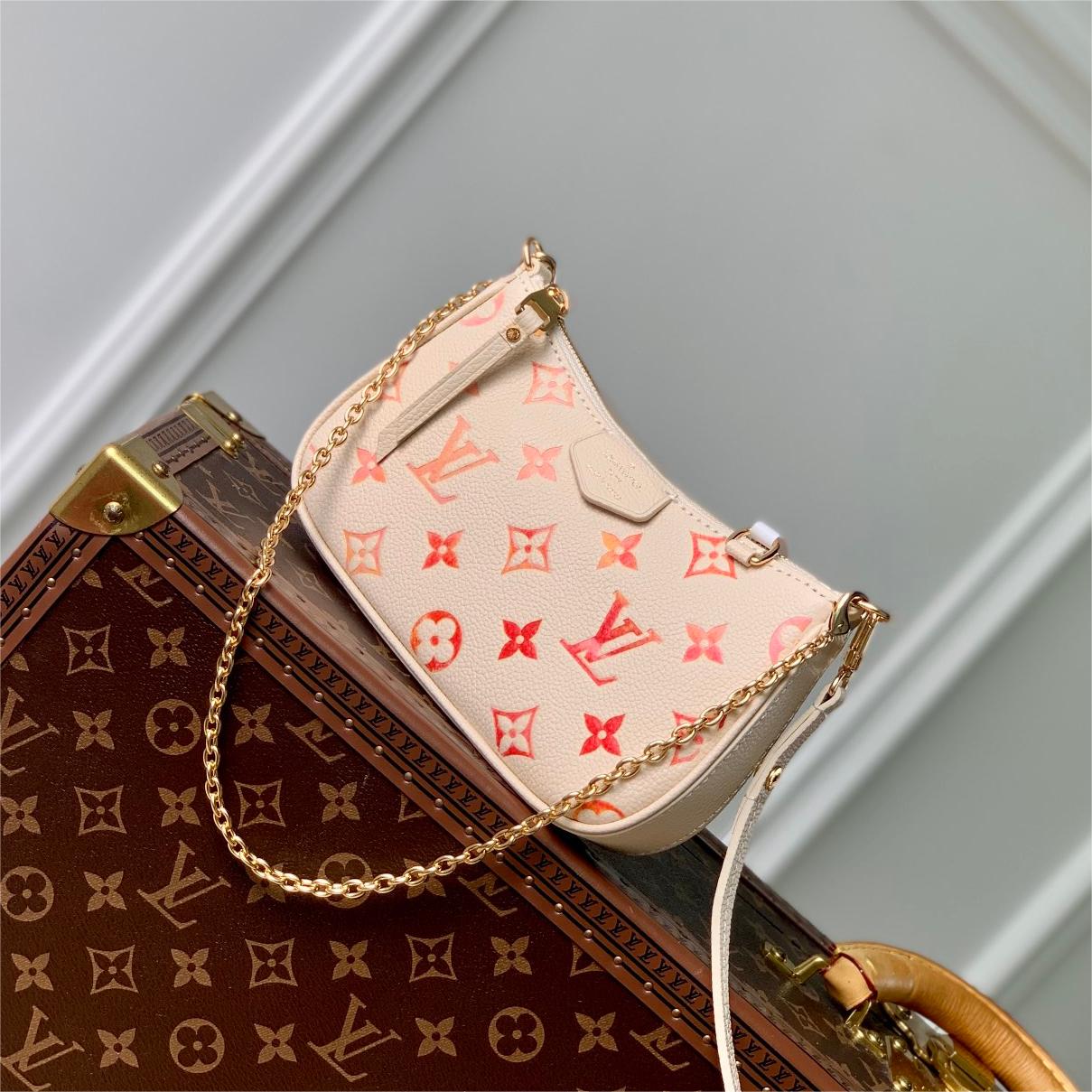 Lv- Easy Pouch On Strap-19cm