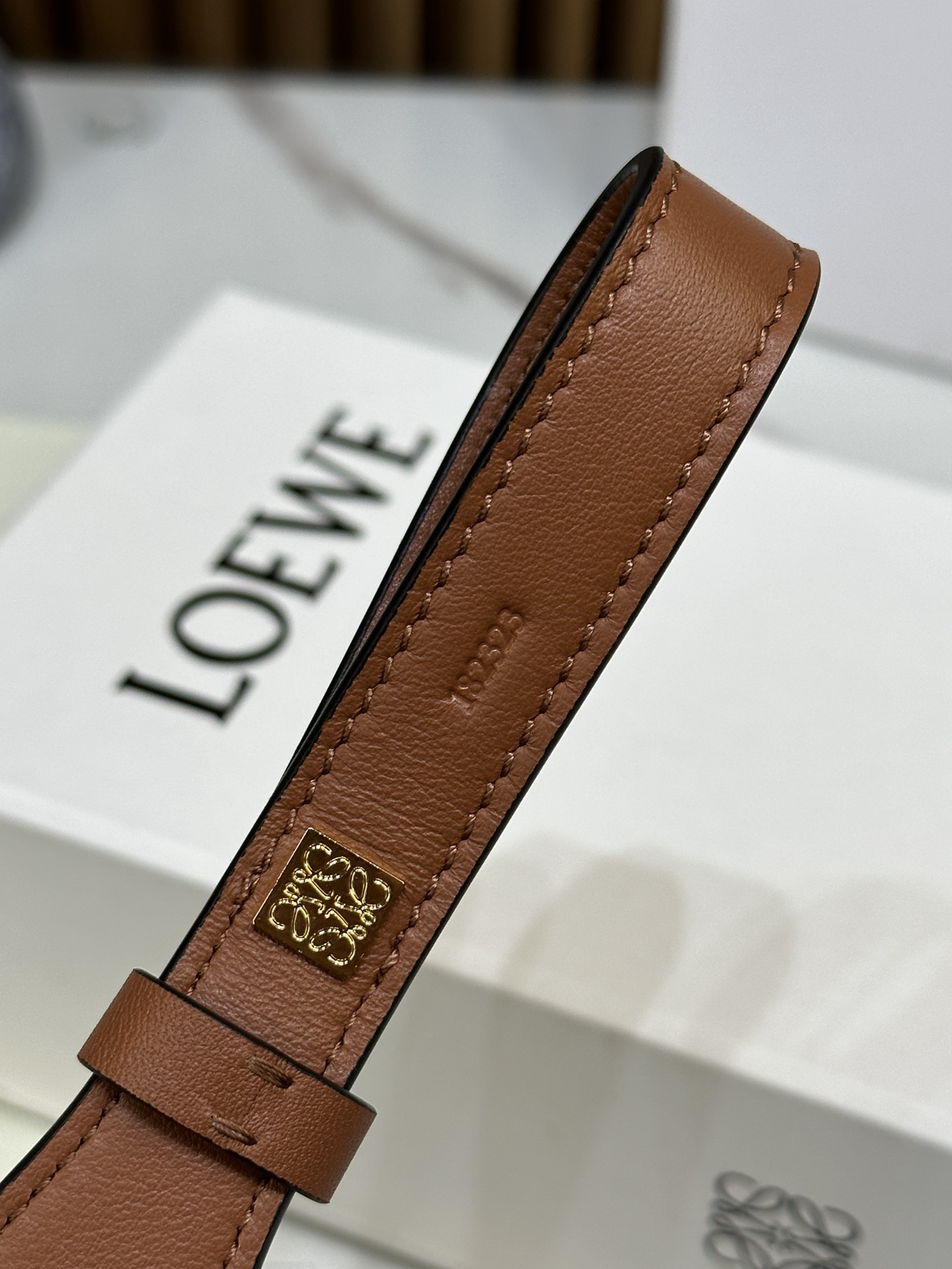 Loewe-handle-55.5cm