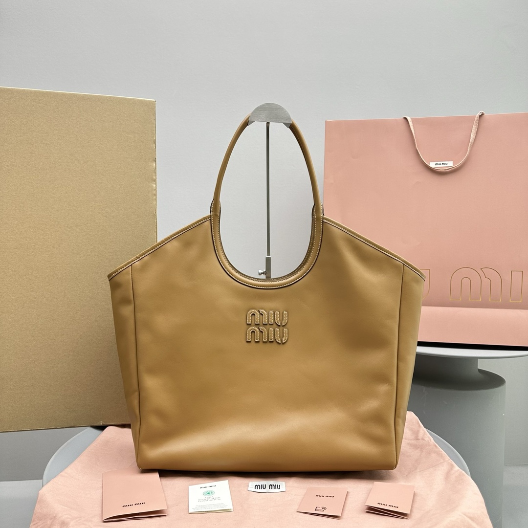 MiuMiu-Hobo-38cm