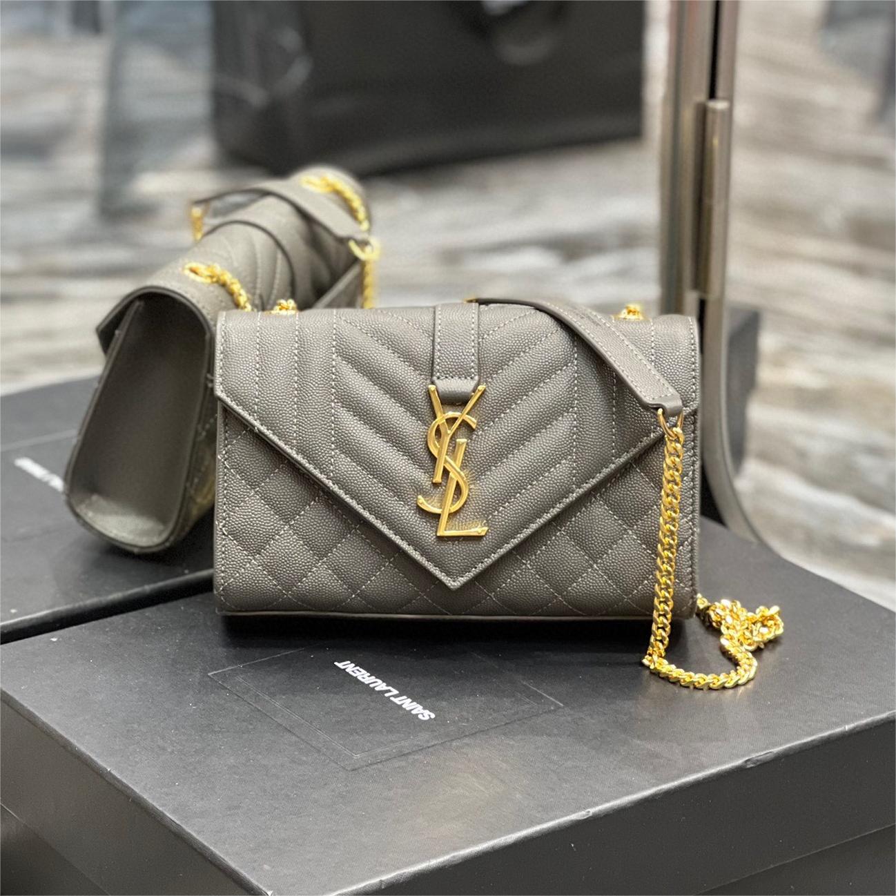 Ysl-Envelope-21cm