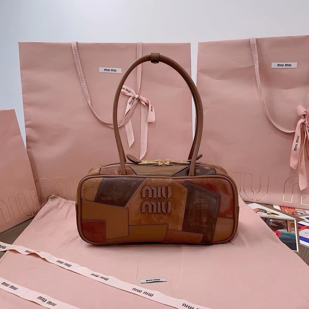 MiuMiu-Padded-28cm