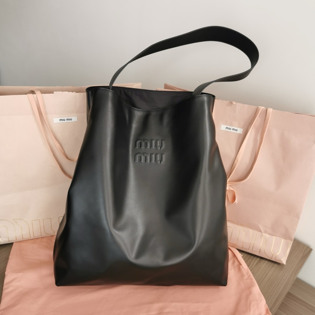 miumiu-nylon-40cm