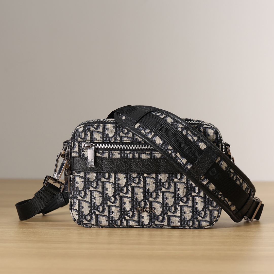 Dior-Safari-22cm