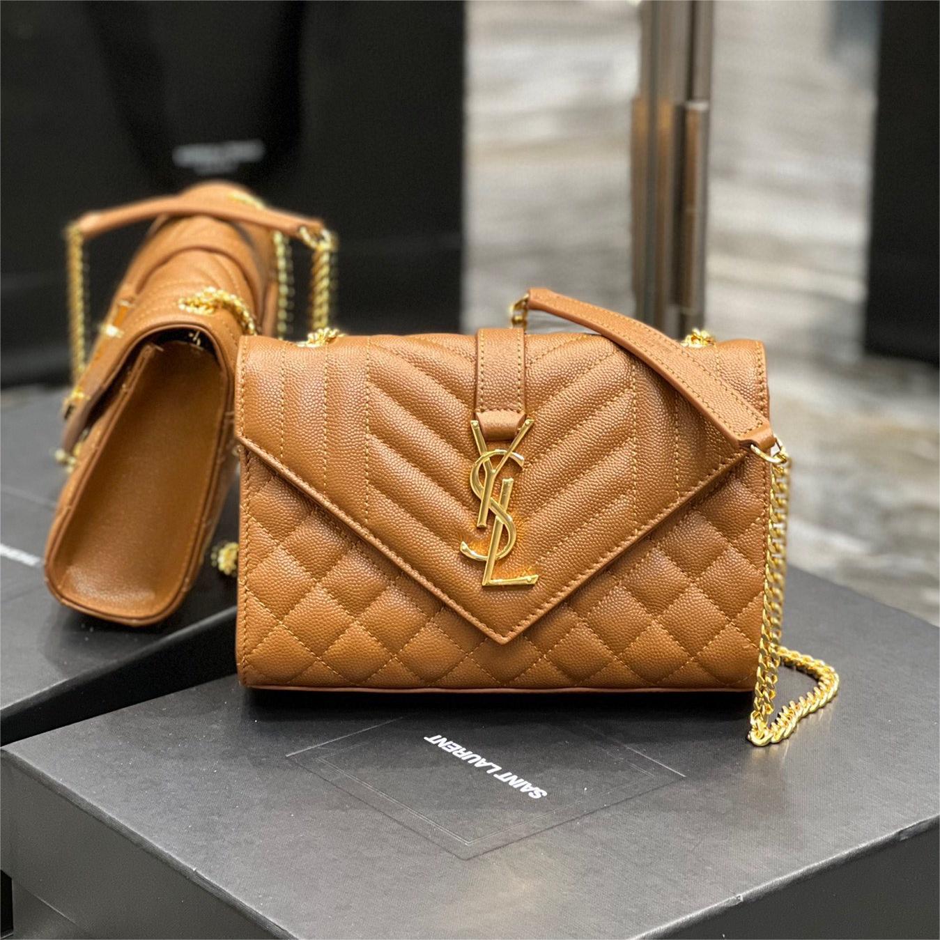 Ysl-Envelope-21cm