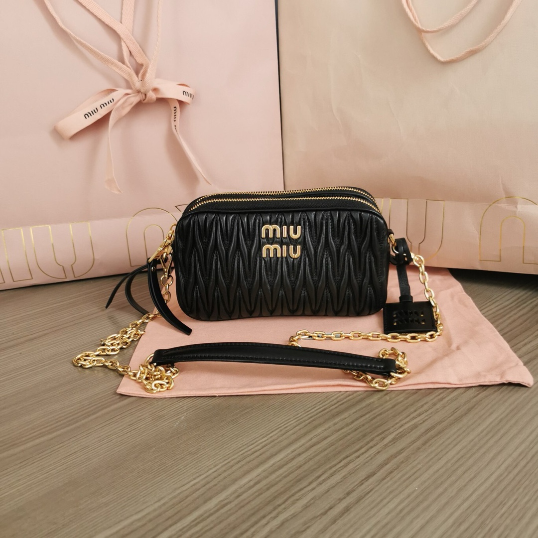 miumiu-matelasse-18cm
