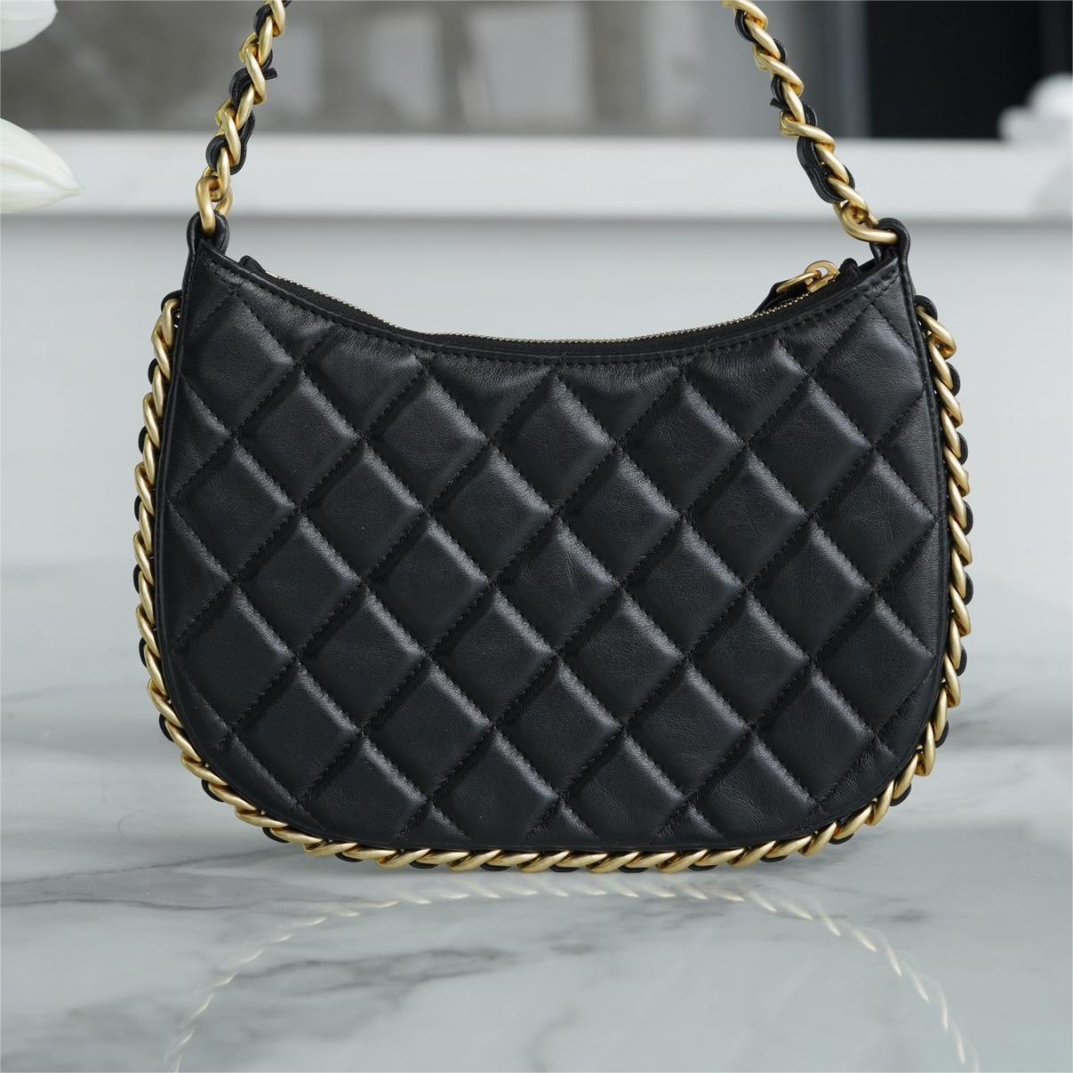 Chanel -23B hobo-23cm
