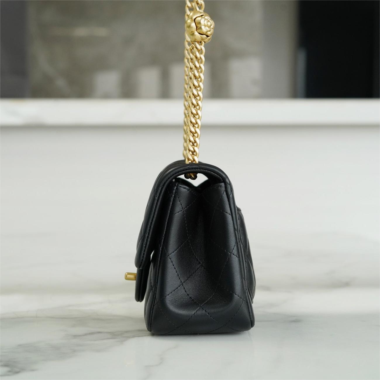 Chanel 23S Classic Flap -18cm