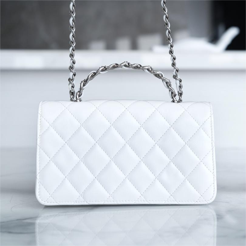 Chanel -24K Flap Bag-18.5cm