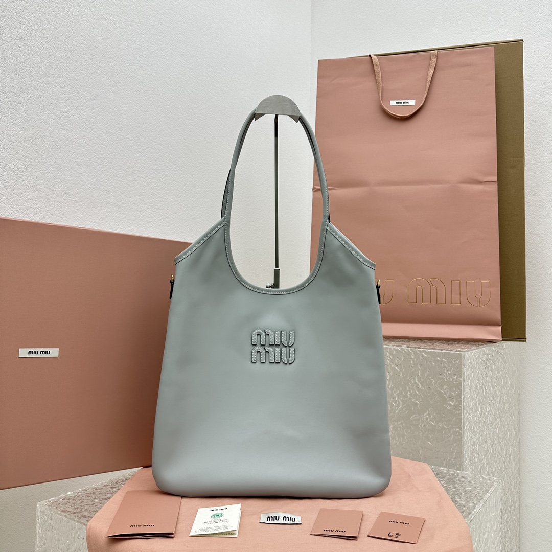 miumiu-tote-35cm