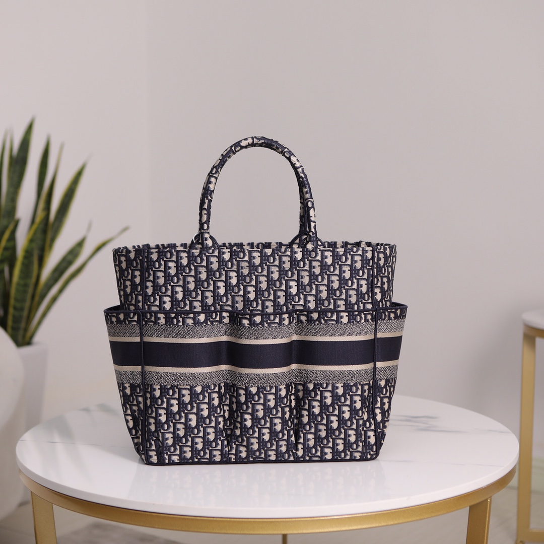 Dior-Book Tott-34.5